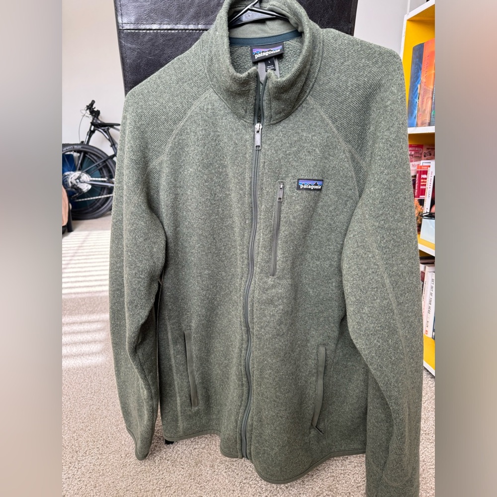 Men’s Patagonia zip up sweatshirt
